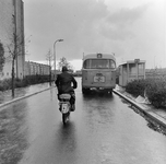 125494 Afbeelding van een autobus van het G.E.V.U. bij het eindpunt van lijn 8 aan de Schonauwensingel te Utrecht, met ...